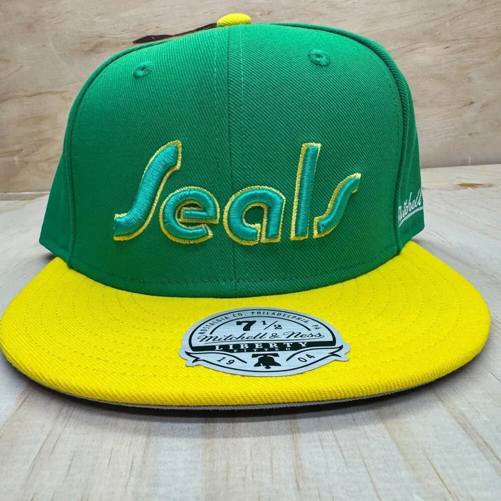 NEW California Golden Seals Mitchell Ness Liberty Fitted Hat Cap Two Tone 7 1/2